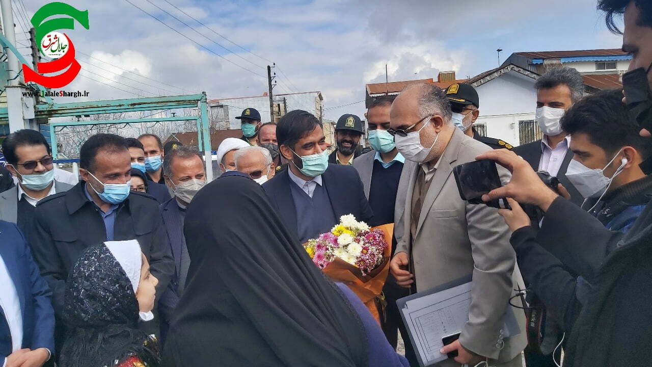 گزارش یک سفر/   از اعتراض یک بازاری تا دیده نشدن طرح الحاق بندر کیاشهر به منطقه آزاد انزلی / حضور ۷ نفر از نمایندگان دولت در شهرستان تا اقدامات شایسته نیروی انتظامی در تردد خودروهای مهمانان + فیلم و عکس