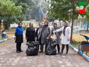 پاکسازی پارک ساحلی  آستانه اشرفیه  بعد از برگزاری جشنواره استانی کاغذ