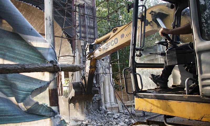 حکم تخریب سازه های غیر مجاز و پل مستقر بر رودخانه در منطقه تیسیه خمام اجرا شد