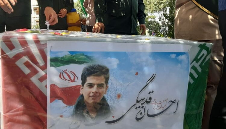 عکس | ریختن خون این دانشجوی دانشگاه شریف حلال است!