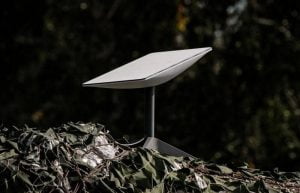 ۳۰ پایانه استارلینک در ایران فعال شد | گزارش نشریه فوربز درباره قاچاق استارلینک به ایران | مشکل بزرگ راه‌اندازی اینترنت ماهواره‌ای چیست؟