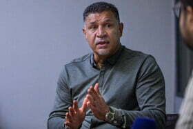 صفحه‌ای در توییتر و تلگرام ندارم