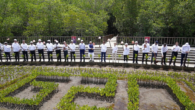 جنگ روسیه و اوکراین اقتصاد جهانی را تضعیف  و مختل می‌کند