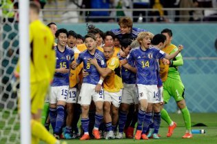 ژاپن نسخه آلمان را ۲بر۱ پیچید / دومین شگفتی جام جهانی /بعد از عربستان ، ژاپن نیز شگفتی ساز شد+ گل های مسابقه