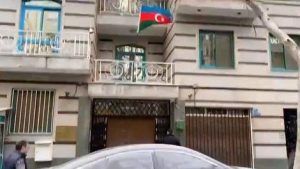تصاویر حمله مسلحانه به سفارت باکو در تهران (+فیلم)