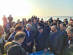 استاندار گیلان از روند تکمیل پروژه گردشگری دریایی بندر چمخاله بازدید کردند