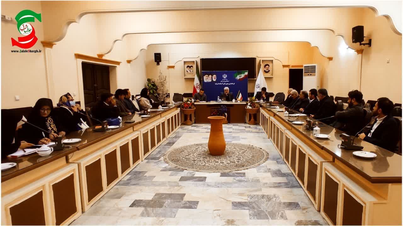 دیدار جمعی از اهالی فرهنگ و هنر با فرماندار شهرستان آستانه اشرفیه+ عکس