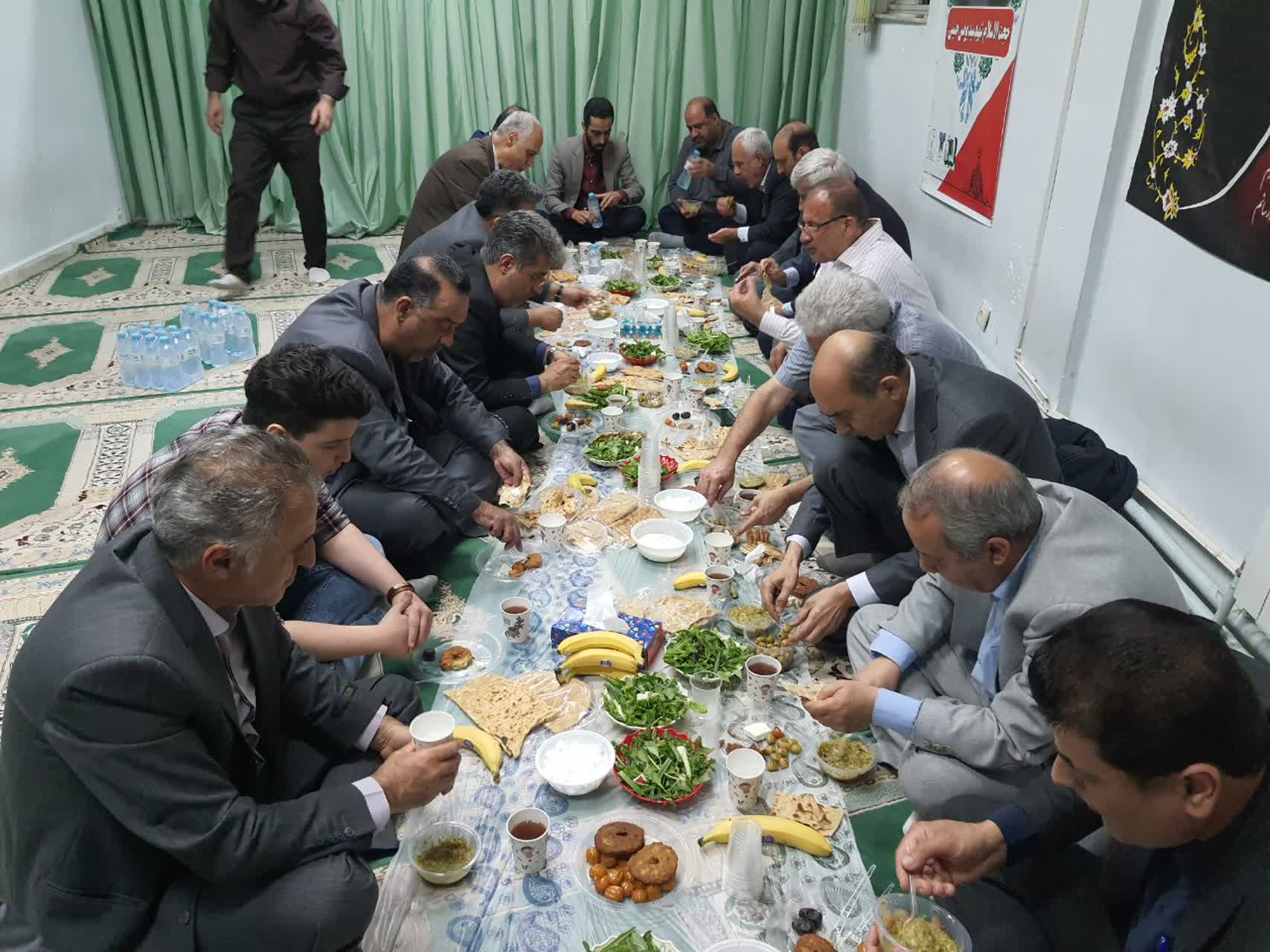 برگزاری ضیافت افطاری در دانشگاه آزاد اسلامی رودبار