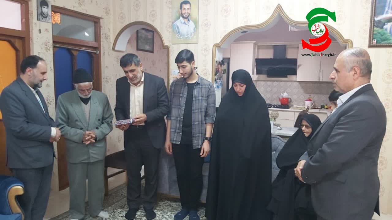 دیدارمدیر کل  آموزش و پرورش استان گیلان با خانواده شهید امنیت شهید یوسفی