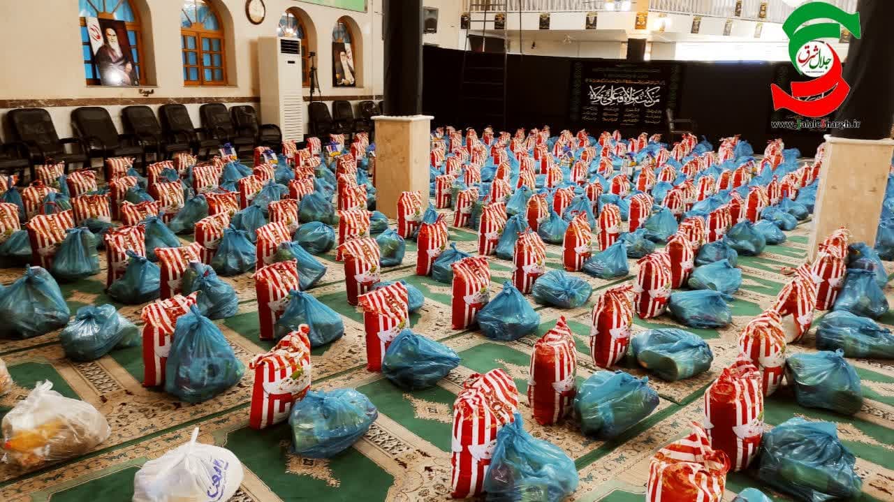 ۲۰۰۰ بسته معیشتی در آستانه اشرفیه و بندرکیاشهر توزیع شد