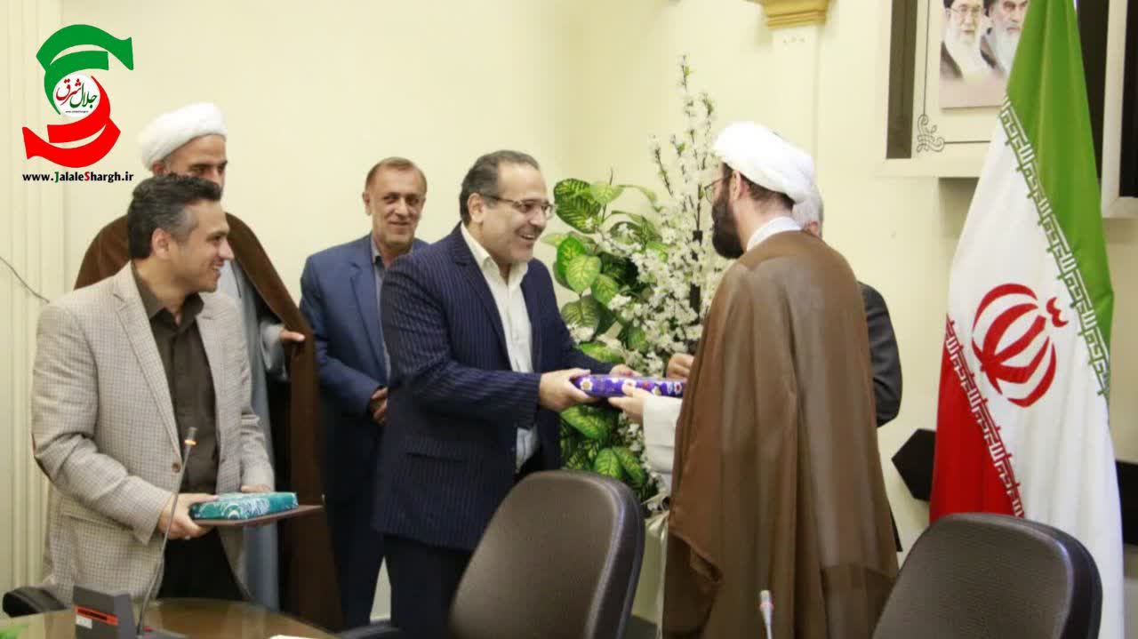 تجلیل از خبرنگار معلمان در شورای فرهنگ عمومی آستانه اشرفیه