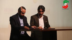 آئین تفاهم‌نامه خواهرخواندگی بین شهرداران بندر کیاشهر و بندر خمیر امضا شد+ فیلم و عکس