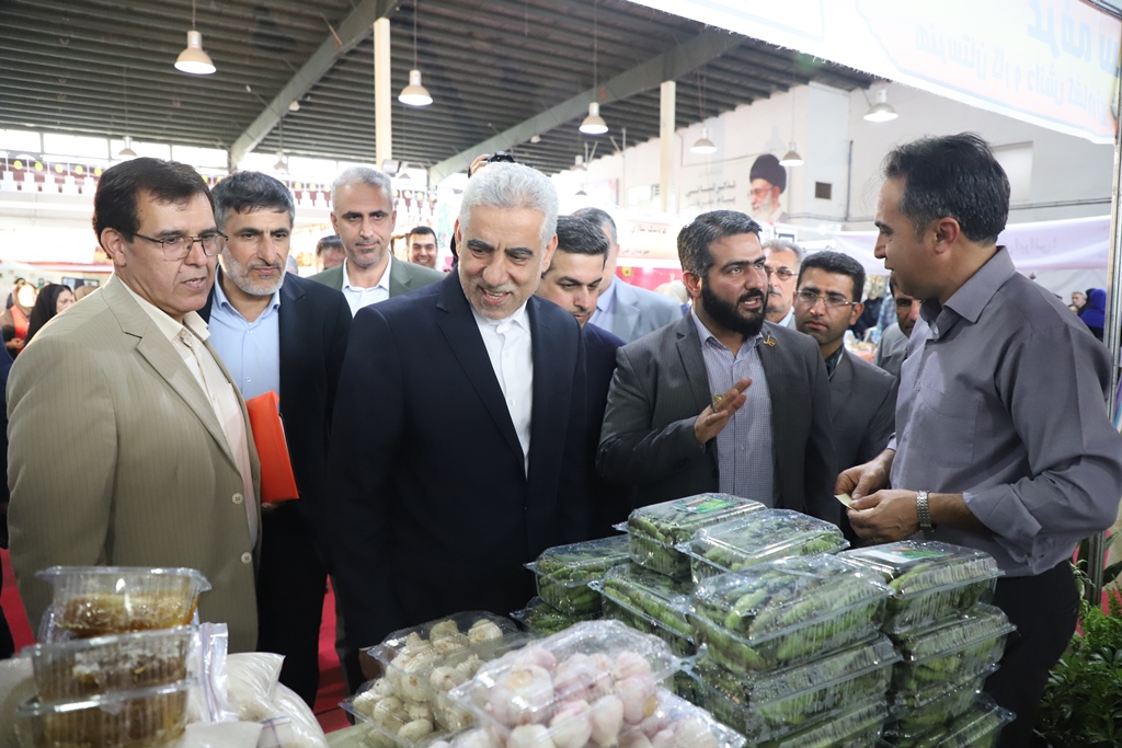 نمایشگاه‌های دستاوردهای دانشجویی و دانش آموزی افتتاح شد