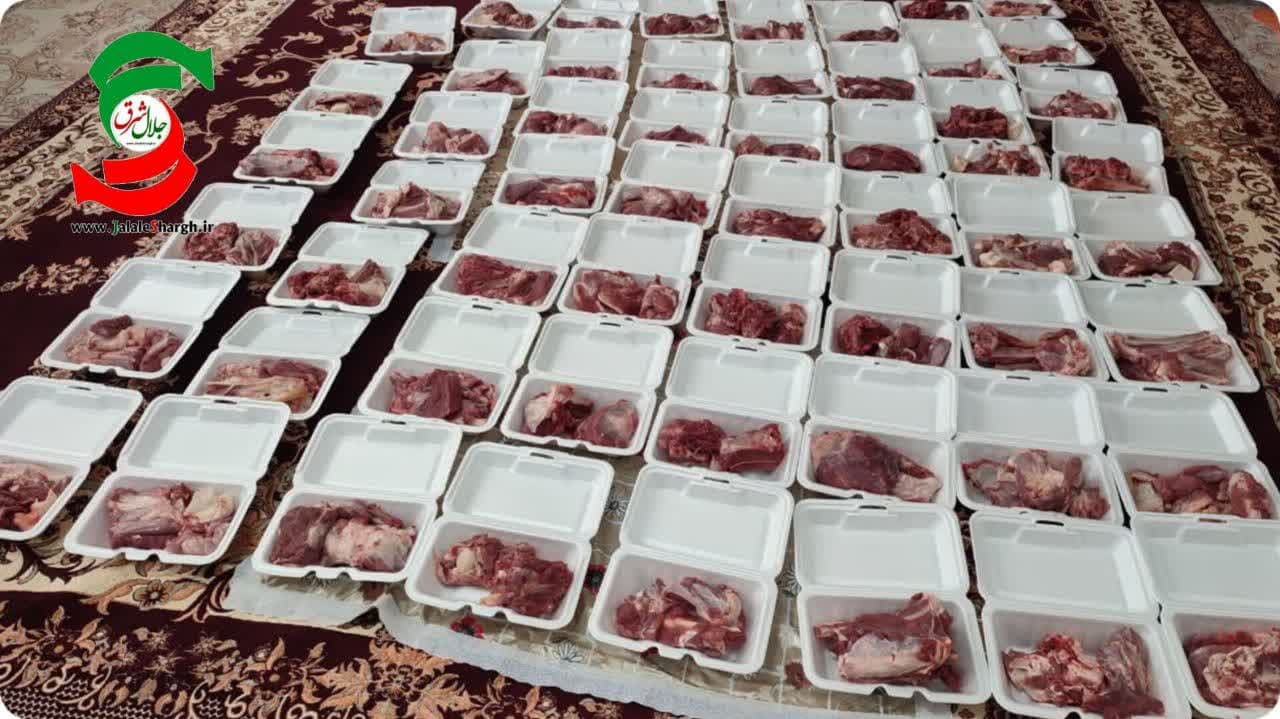 بالغ بر ۸۰۰ بسته گوشت قربانی بین نیازمندان شهرهای آستانه اشرفیه و کیاشهر توزیع شد