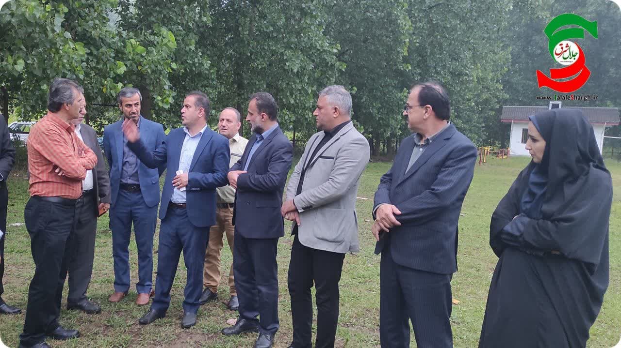 بازدید مدیر کل ورزش استان گیلان از زمین ورزشی شهید خوش سیرت