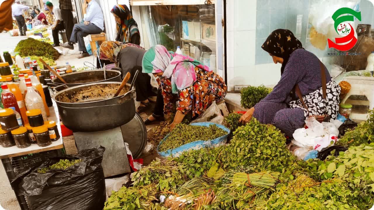 عطری مثل غیرت و نجابت «حکایت بانوی کهنسالی که روی پای پیر خود ایستاده است»