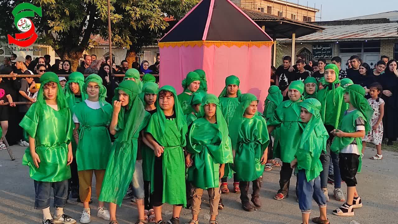 اجرای تعزیه و به تصویر کشیدن وقایع ظهر عاشورا در بقاع آقا سید محمد و آقا سیدحسن آستانه اشرفیه + عکس و فیلم