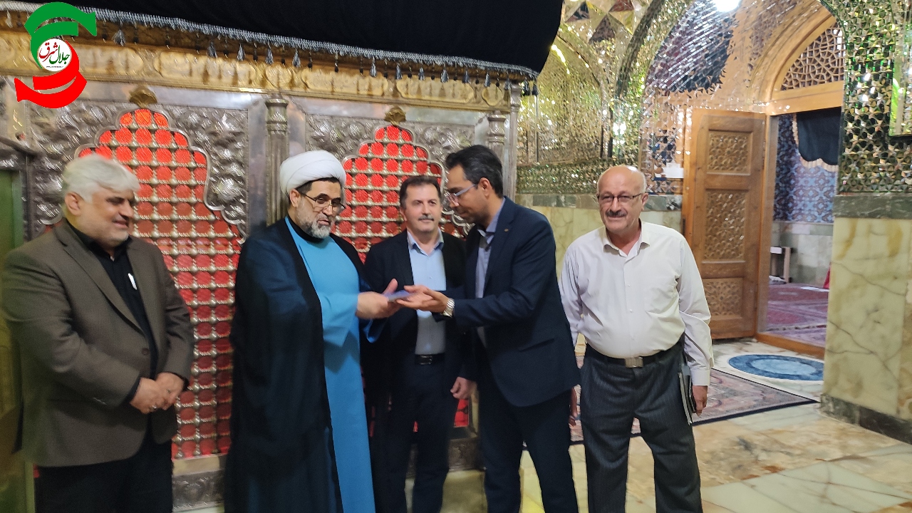 پرداخت چک نزدیک به ۱۰ میلیارد ریالی خسارت آتش سوزی به حرم مطهر از سوی بیمه کوثر