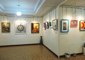 دیدار با مصدق و فرشته‌ها در گالری‌گردی پاییزی