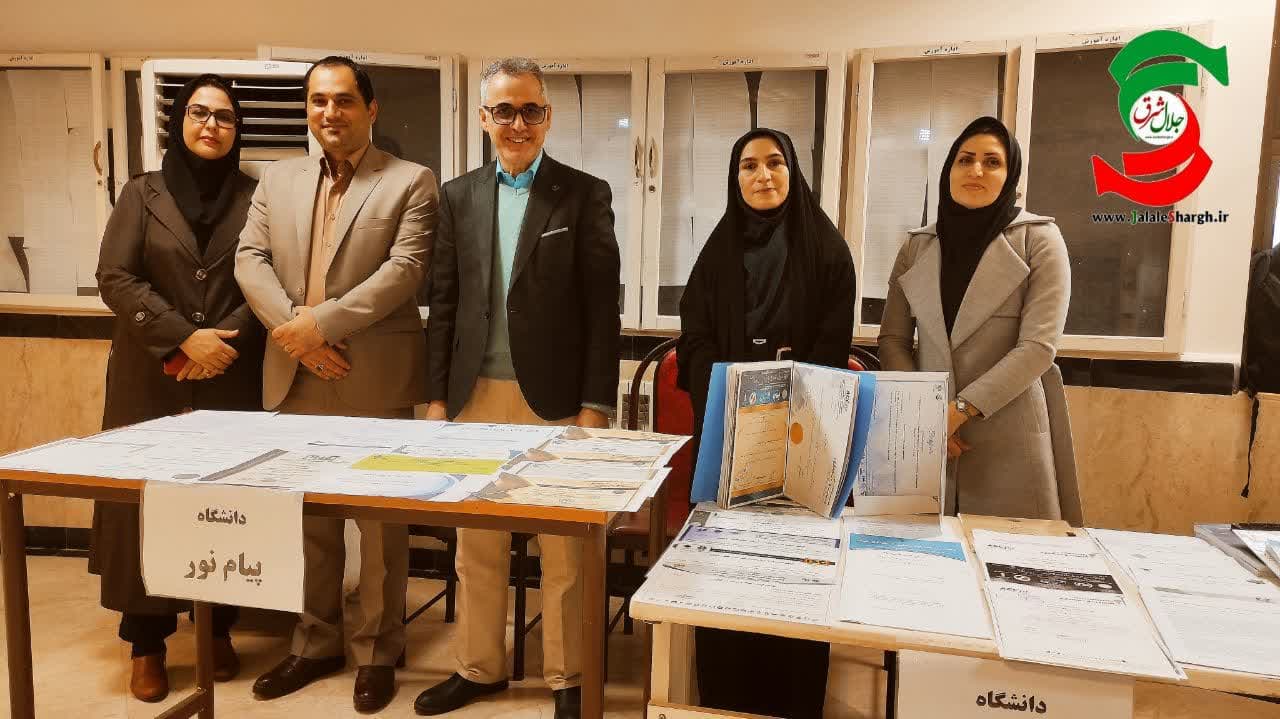 نمایشگاهی از دستاوردهای پژوهشی اساتید و دانشجویان دانشگاه های شهرستان آستانه اشرفیه برگزارشد