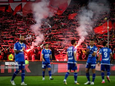 سکوهای سرخابی بسته شد/ استقلال و پرسپولیس جریمه شدند