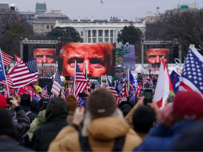 ترامپ؛ کسی که میتواند آمریکا را نابود کند