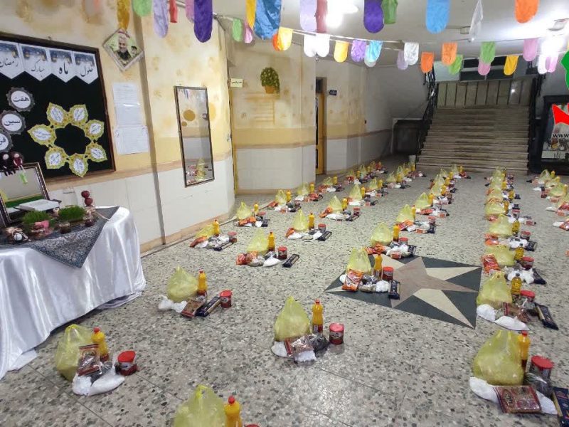 توزیع ۵۲ بسته معیشتی نوروزی بین دانش آموزان نیازمند  آستانه اشرفیه