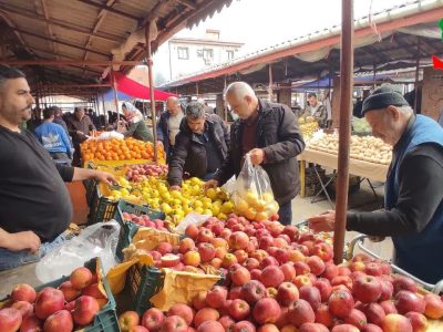 ویدئویی از حال و هوای بازار محلی آستانه‌ اشرفیه در آستانه سال نو