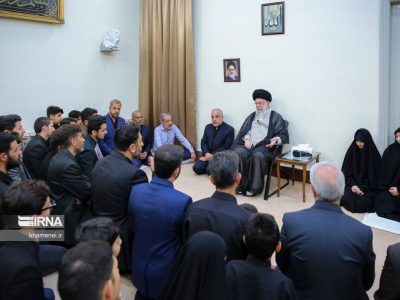 رهبر انقلاب: تشییع باشکوه شهدا نشان داد که ملت ایران زنده است