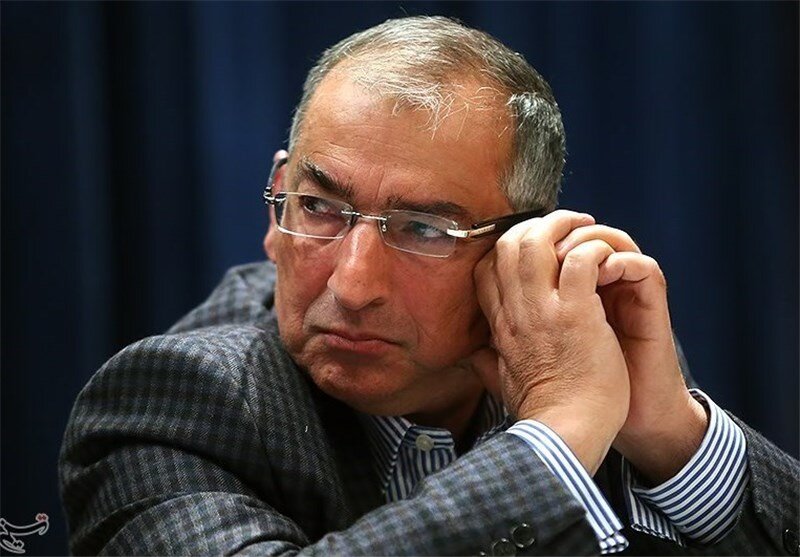 صادق زیباکلام زندانی شد