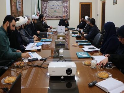 سیاست‌های مجموعه‌فرهنگی کانون بر «مرکز‌محوری»، «مخاطب‌محوری» و  «نوجوان‌محوری»،است