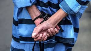 سارقان مسلح سابقه‌دار در بندرکیاشهر زمین‌گیر شدند/مرگ یک سارق در جریان درگیری مسلحانه با پلیس