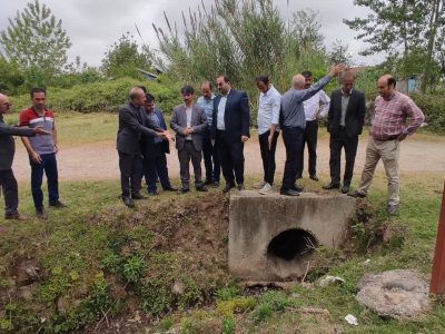 بازدید بخشدارمرکزی آستانه اشرفیه از محل حادثه تصادف در روستای امیرهنده