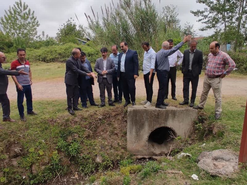 بازدید بخشدارمرکزی آستانه اشرفیه از محل حادثه تصادف در روستای امیرهنده