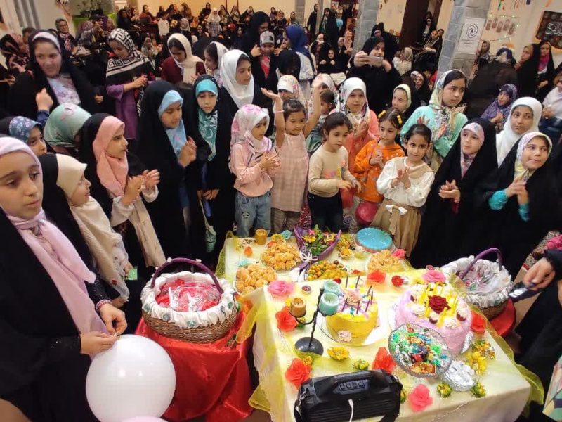 جشن میلاد حضرت معصومه (س) از سوی حوزه علمیه جلالیه معصومیه خواهران آستانه اشرفیه برگزارشد+ عکس