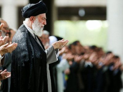 اقامه نماز رهبر معظم انقلاب اسلامی بر پیکر شهید اسماعیل هنیه