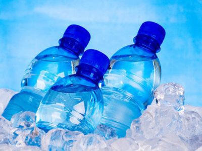 چرا آب لوله‌کشی بهتر از آب درون بطری است؟