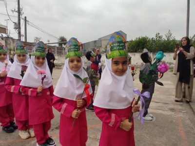جشن شکوفه ها و آغاز سال تحصیلی در آستانه اشرفیه برگزارشد