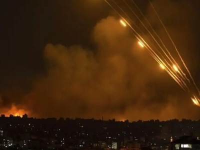 رادیو اسرائیل: طی نیم ساعت ۲۰۰ موشک از ایران به اسرائیل شلیک شده است