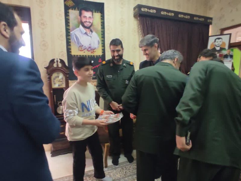 دیدار مسئولان سازمان بسیج مستضعفین با خانواده شهید مدافع امنیت مجید یوسفی