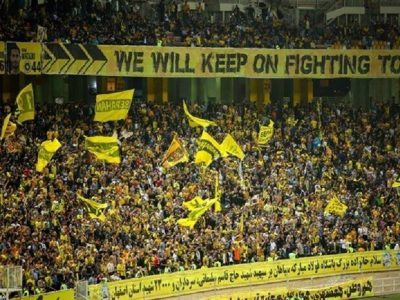 نخستین دیدار لیگ برتر فوتبال کشور  که تمام تماشاچیان آن را زنان تشکیل می‌دهند/آقایان برای تماشای دیدار سپاهان و پرسپولیس حق ورود به «نقش جهان» را ندارند