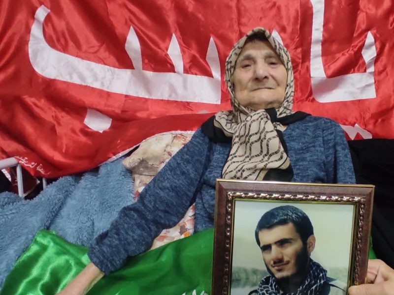 گزارشی مصوّر از پاسداران عشق و ایثار در سایه رضوی( روایتی از دیدار با مادران و همسران شهدا)