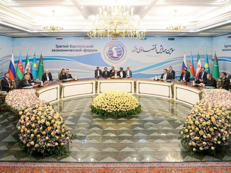 مجمع استانداران استان های ساحلی دریای خزر تشکیل شود/ پیشنهاد ایجاد مناطق مشترک آزاد تجاری