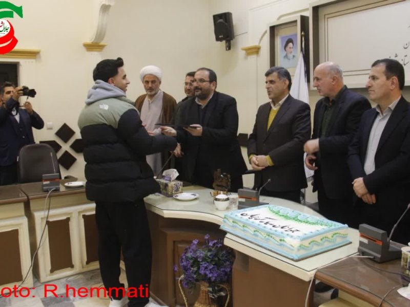 تقدیر از ۲۱ جوان برتر شهرستان آستانه اشرفیه+ عکس