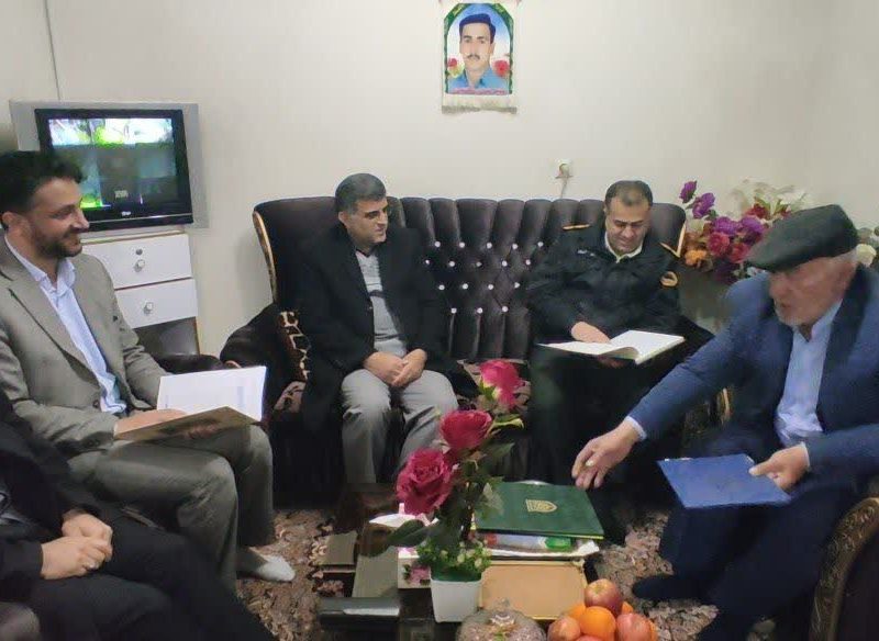 دیدار نوروزی جمعی از مسئولان شهرستان آستانه اشرفیه با خانواده شهدا