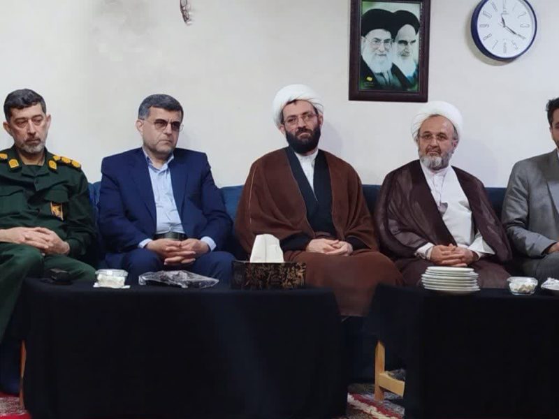 ادای احترام شورای تامین آستانه اشرفیه به خانواده شهید «گمنام باقری»