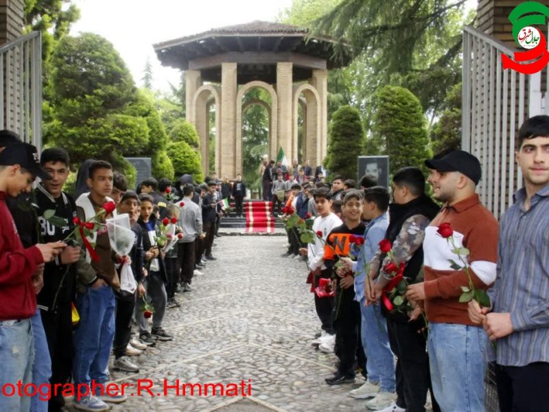 استقبال از ایلیا عباسپور؛ نایب قهرمان مسابقات کشتی آزاد المپیاد دانش‌آموزی جهان در قاب تصویر «جلال شرق»