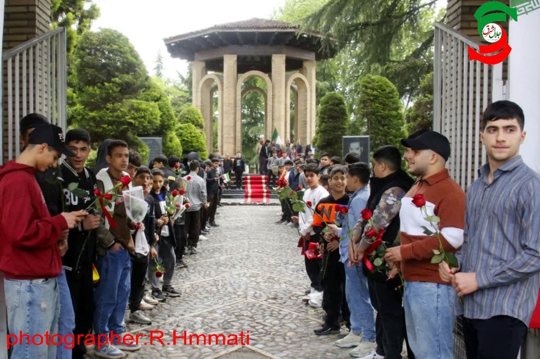 استقبال از ایلیا عباسپور؛ نایب قهرمان مسابقات کشتی آزاد المپیاد دانش‌آموزی جهان در قاب تصویر «جلال شرق»