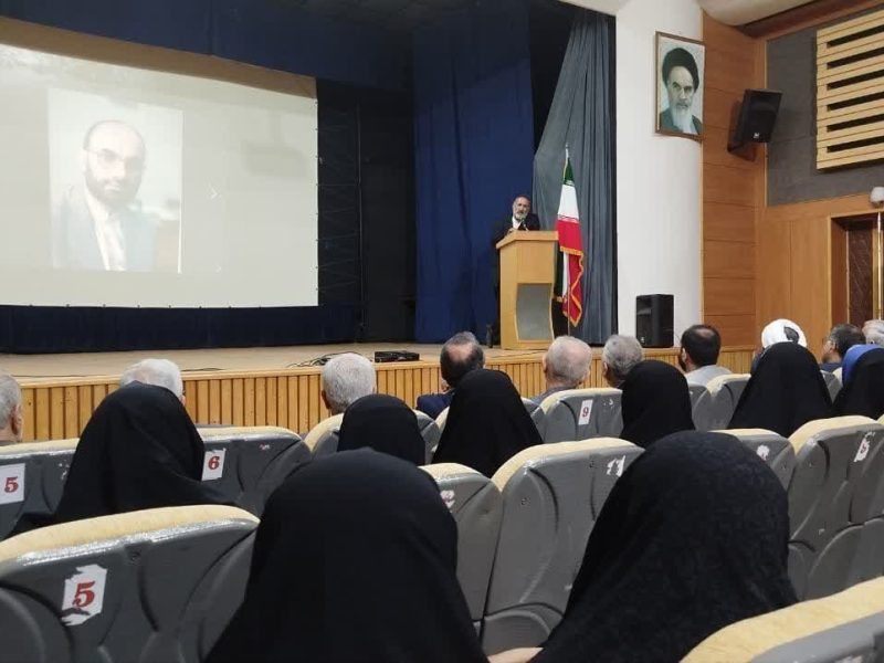 یادواره شهدای فرهنگی و معلمان آسمانی در بندر کیاشهر+ عکس