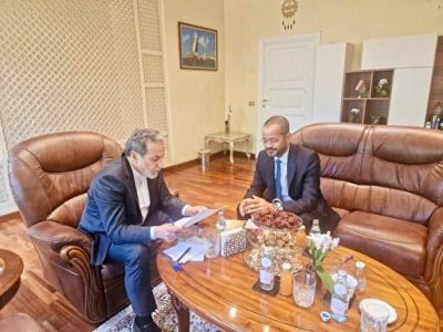 جزئیات پیشنهاد مکتوب آمریکا به ایران برای توافق/اجازه به ایران برای غنی‌سازی اورانیوم در سطح پایین در خاک خود/ پس از امضای توافق، ایران باید به‌طور موقت سطح غنی‌سازی خود را به ۳ درصد کاهش دهد و تأسیسات زیرزمینی ایران باید برای مدتی که طرفین توافق می‌کنند، «غیرفعال» شوند/بر اساس این سند، لغو تحریم‌ها تنها زمانی صورت می‌گیرد که ایران «تعهد واقعی خود را» به رضایت امریکا و آژانس نشان دهد